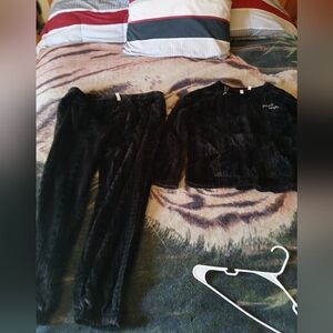 Cozy Black Plush Two-Piece Loungewear Set